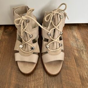 Sorel Tan Lace-Up Sandals with Suede Texture- Size 7.5